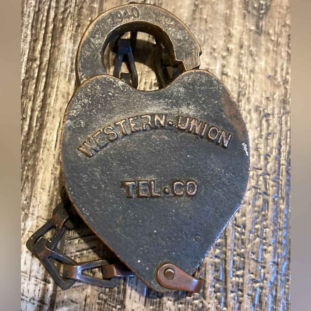 TRULY VINTAGE FIND- 1940 Western Union Tel•Co. Chained Lock 🔒40s Decor Antique